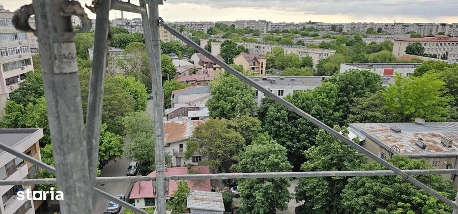 Apartament cu 4 camere în Berceni