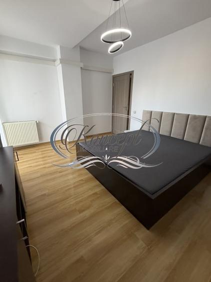 Apartament cu 3 camere semidecomandat, mobilat în Semicentral