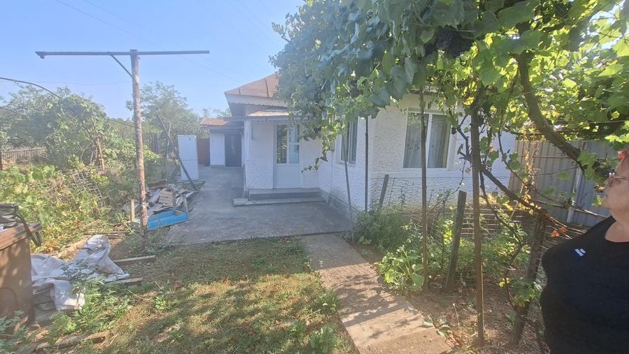 Casă cu 3 camere în Călinești