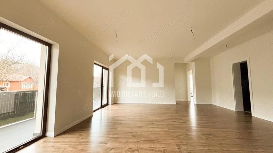 Apartament cu 3 camere semidecomandat în Jucu