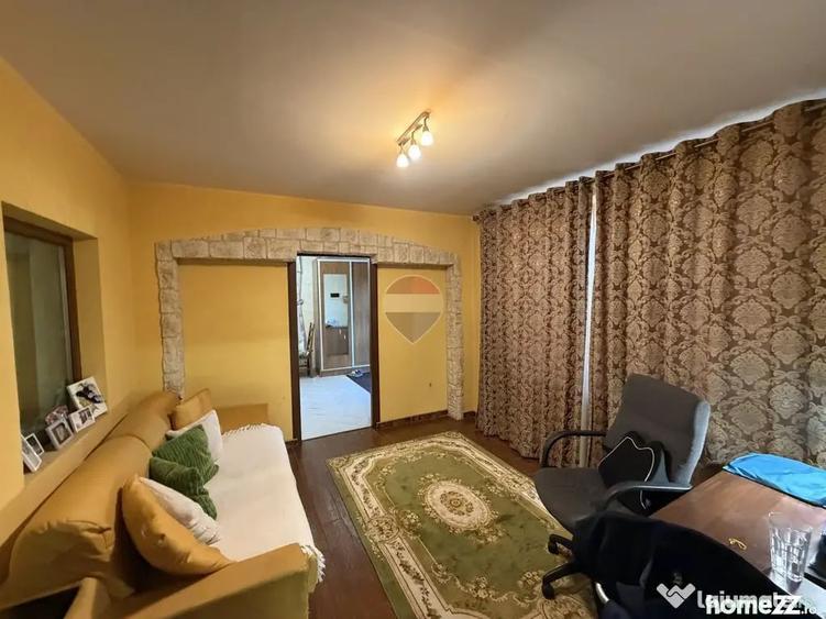 Casă cu 4 camere cu Teren 2500 Mp în Bolotești