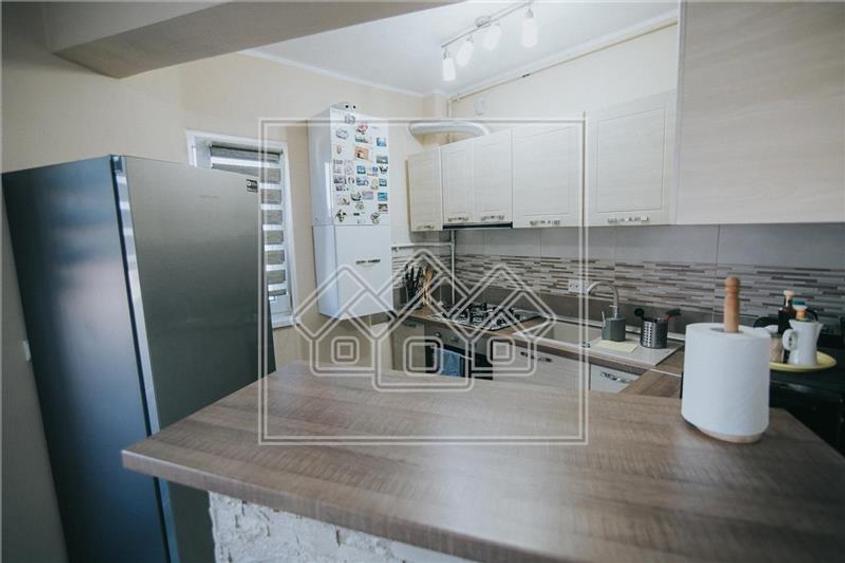 Ap. cu 3 camere,  2 balcoane si gradina - Zona Turnisor - 5