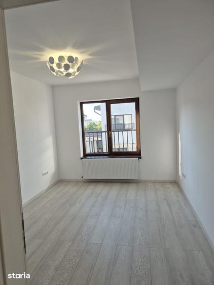 Casă cu 4 camere cu Teren 220 Mp în Central