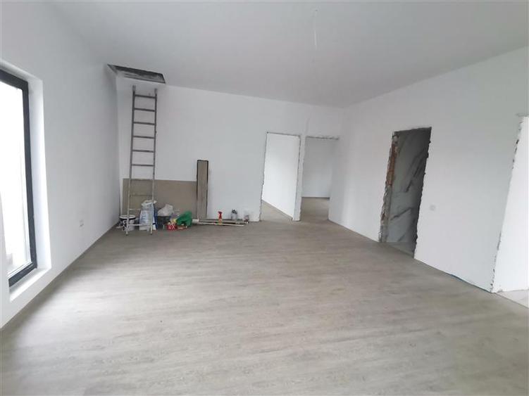 Casă individuală cu 3 camere cu Teren 320 Mp în Central