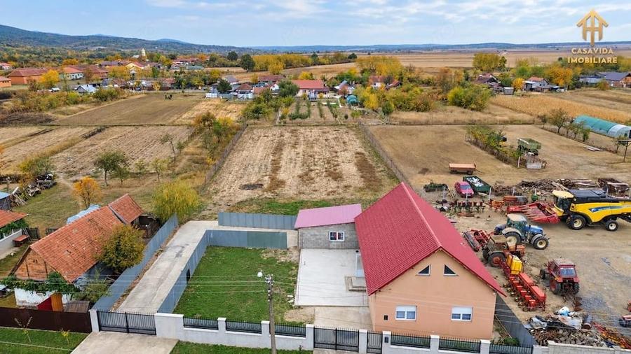 Casă cu 3 camere cu Teren 2672 Mp în Săceni