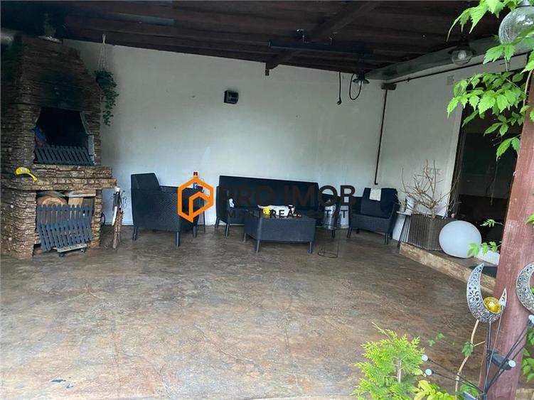 Casă individuală cu 5 camere cu Canalizare în Berca