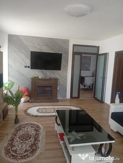 Casă cu 4 camere în Ștefănești