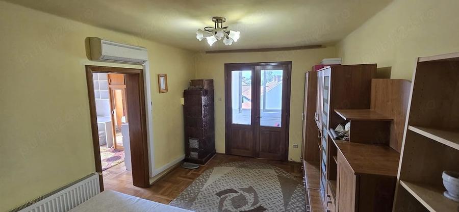 Apartament cu 3 camere semidecomandat în Central