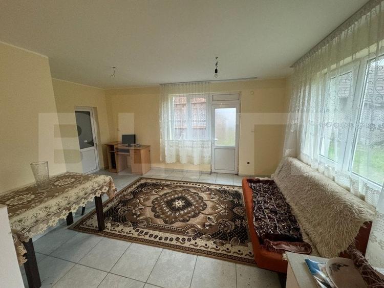 Casă individuală cu 5 camere cu Teren 3300 Mp în Sud
