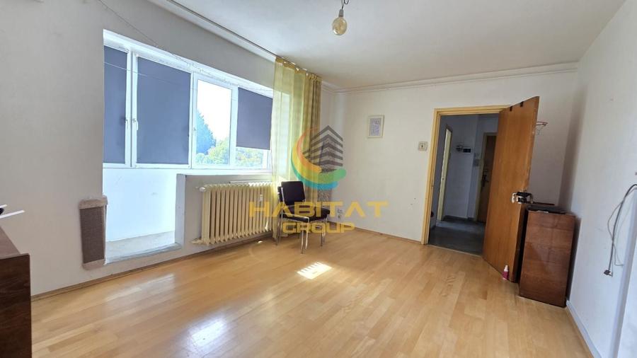 Apartament cu 3 camere decomandat, mobilat în Alexandru Obregia