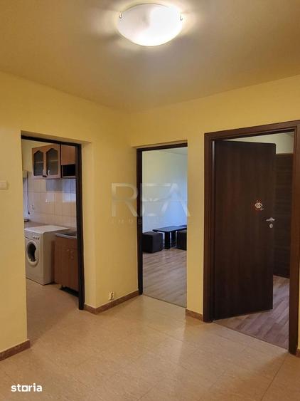 Apartament cu 4 camere semidecomandat, mobilat în Militari