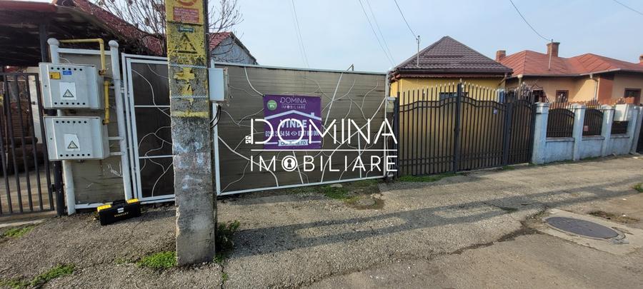 Casă individuală cu 6 camere cu Canalizare în Vest