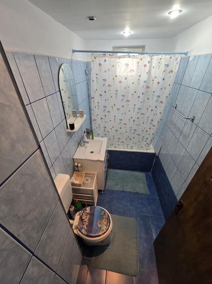 Apartament cu 3 camere semidecomandat în Veteranilor