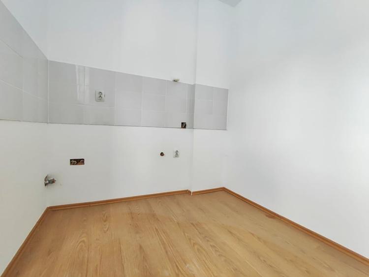 Apartament cu 2 camere decomandat în Victoriei