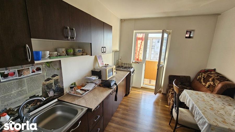 Blv BUCURESTI - 2 camere decomandat ,7/8 , liber -71500 euro - 10