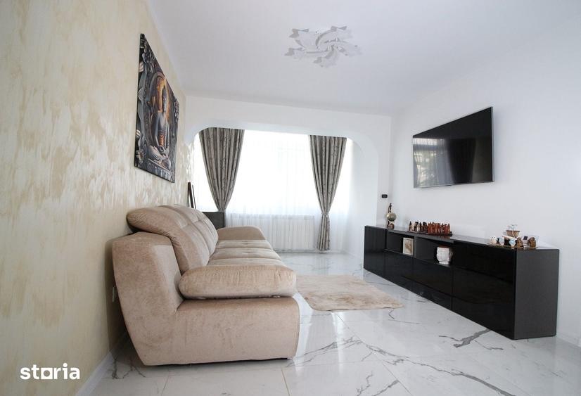 Apartament cu 3 camere semidecomandat în Cornișa