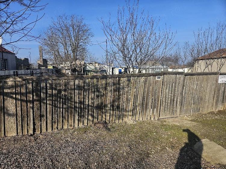 Casă cu Teren 2700 Mp în Baldovinești