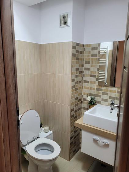 Apartament cu 3 camere decomandat în Apărătorii Patriei
