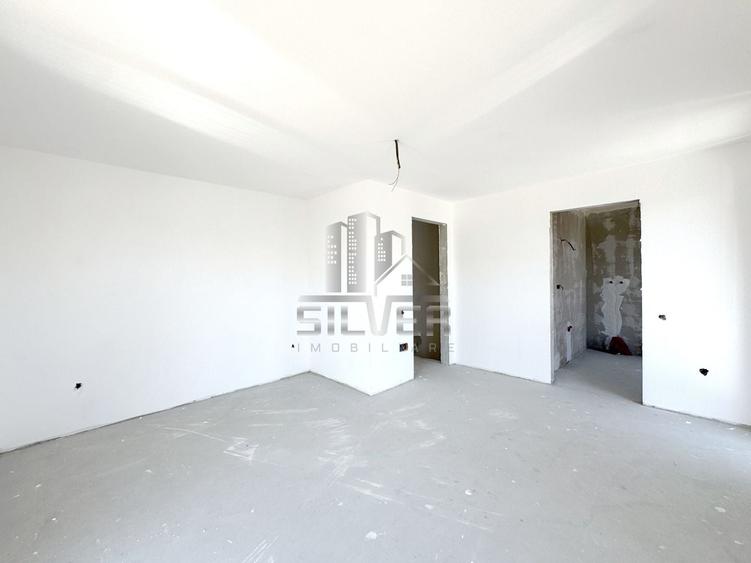 Duplex cu 5 camere cu Canalizare în Chinteni