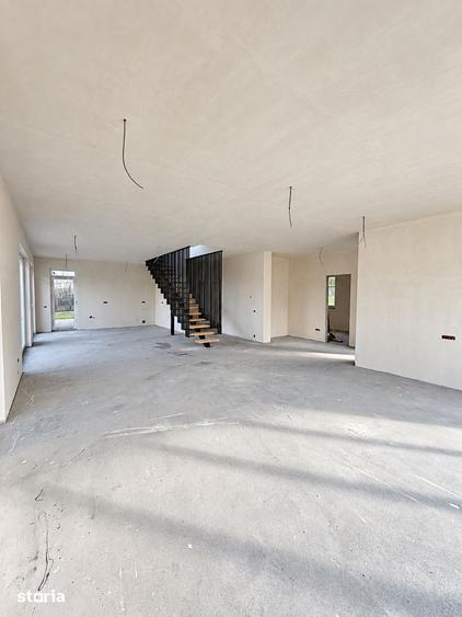 Casa individuala 6 camere, 5 bai, terasa la etaj, curte, P+ET+POD - 7