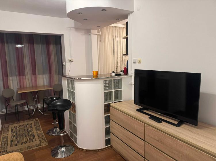 Apartament cu 2 camere semidecomandat în Dâmbu Pietros