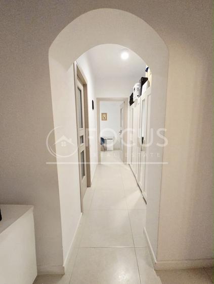 Apartament cu 3 camere semidecomandat, mobilat în Aviației