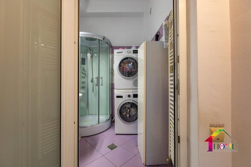 Casă individuală cu 9 camere cu Canalizare în Ultracentral