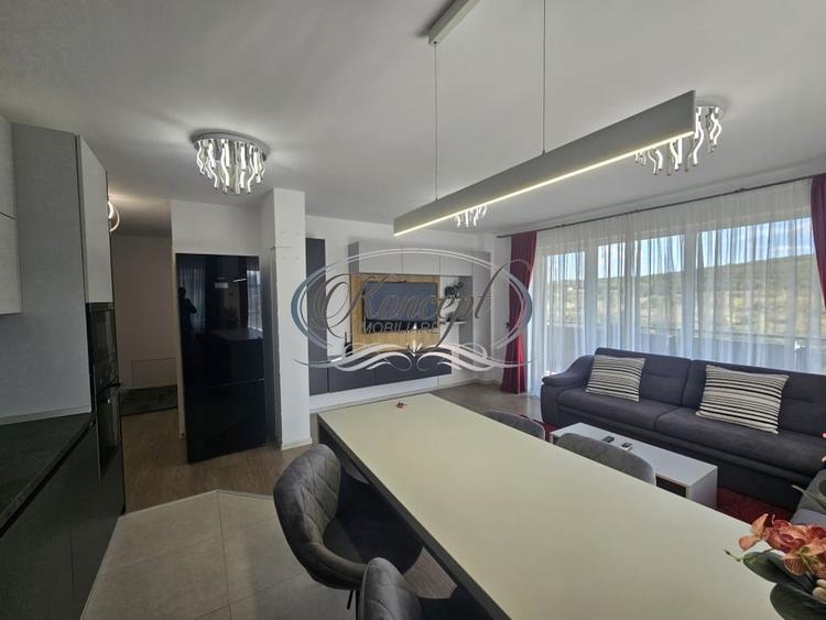 Apartament cu 3 camere semidecomandat, mobilat în Gheorgheni