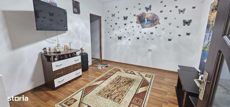 Apartament cu 4 camere decomandat în Bartolomeu