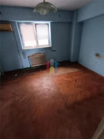 Apartament cu 4 camere decomandat în Călărași