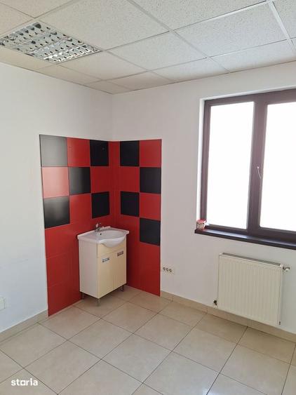 Spațiu comercial, de 12 mp, în Pajura
