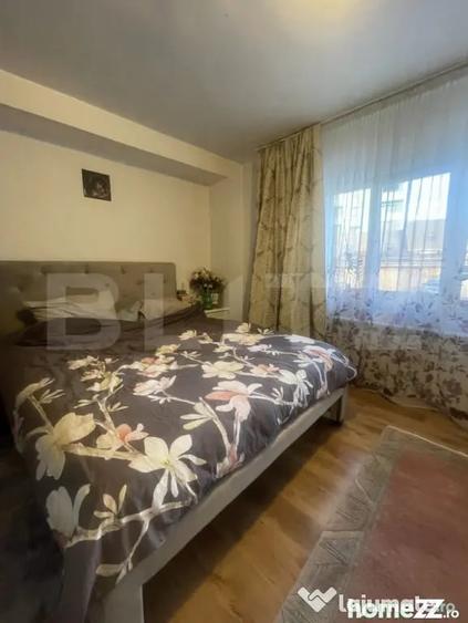 Apartament cu 4 camere decomandat în Central