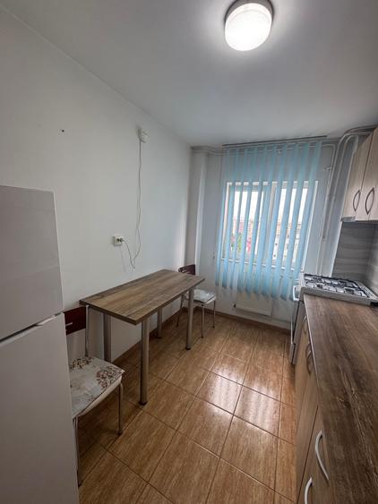 Inchiriez apartament 2 camere - 2