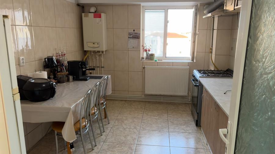Apartament cu 2 camere decomandat în Stadion