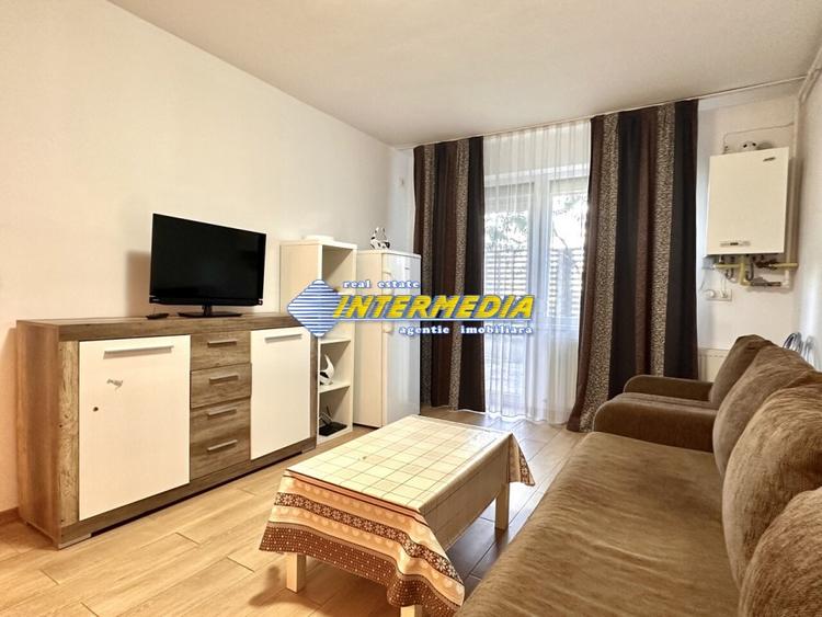Apartament cu 3 camere decomandat, mobilat în Cetate