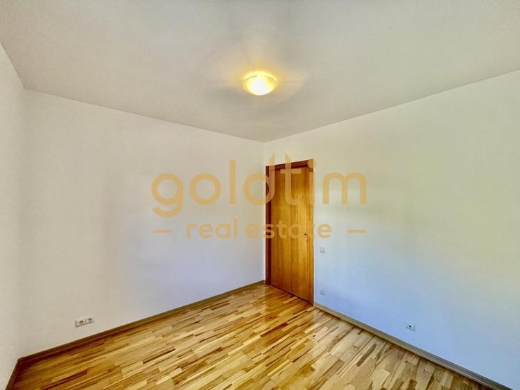 Duplex cu 6 camere cu Piscina în Iancu Nicolae