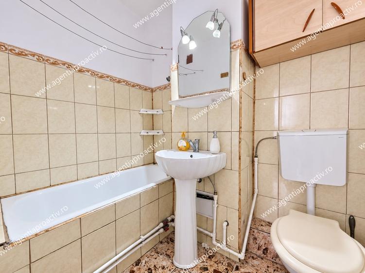 Garsonieră decomandată în Micro 19