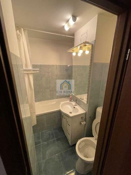 Apartament cu 2 camere decomandat în Victoriei