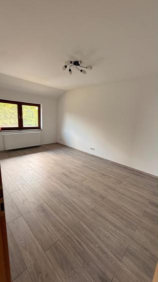 Casă cu 3 camere în Central