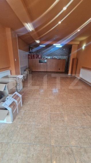 Casă individuală cu 5 camere cu Canalizare în Centrul Civic