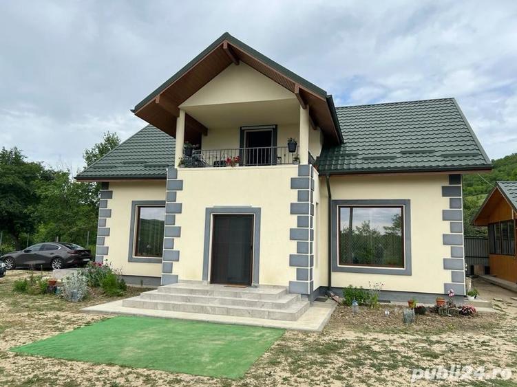 Casă cu 5 camere cu Teren 1500 Mp în Pârscov