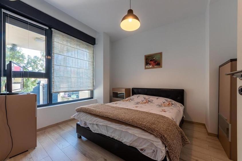 Apartament cu 5 camere în Banu Manta