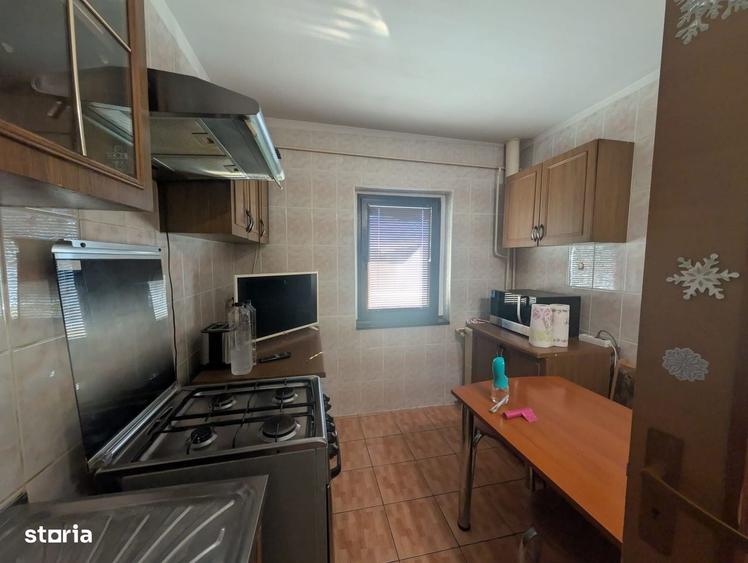 Apartament cu 3 camere decomandat în 9 Mai