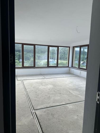 Casă cu 4 camere în Cotmeana