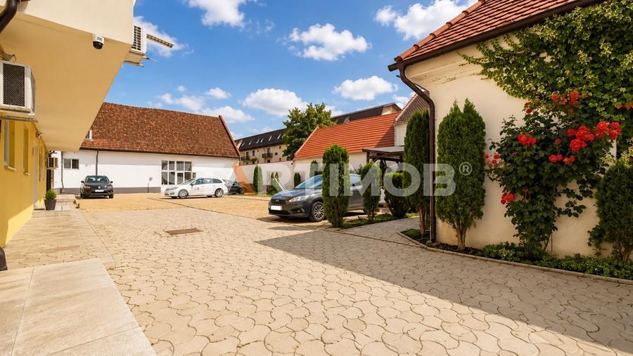 Apartament cu 3 camere decomandat, mobilat în Blumăna