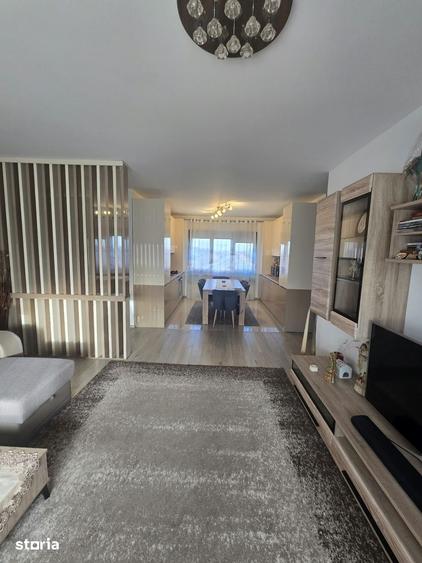 Apartament cu 4 camere în Burdea