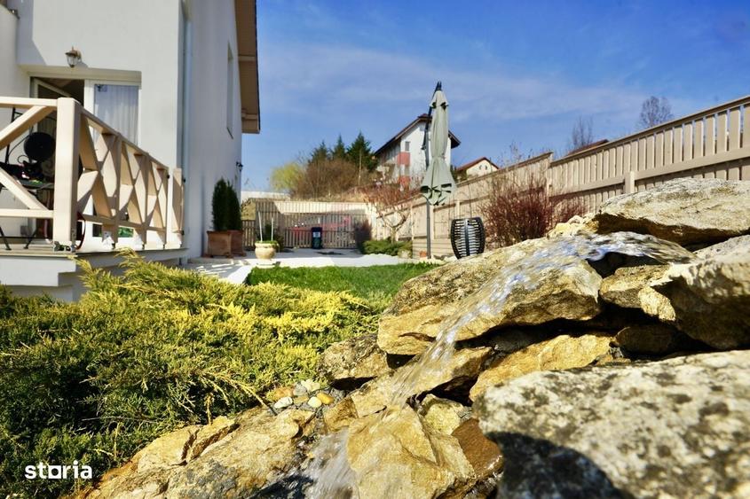 Casă cu 4 camere decomandat în Borhanci