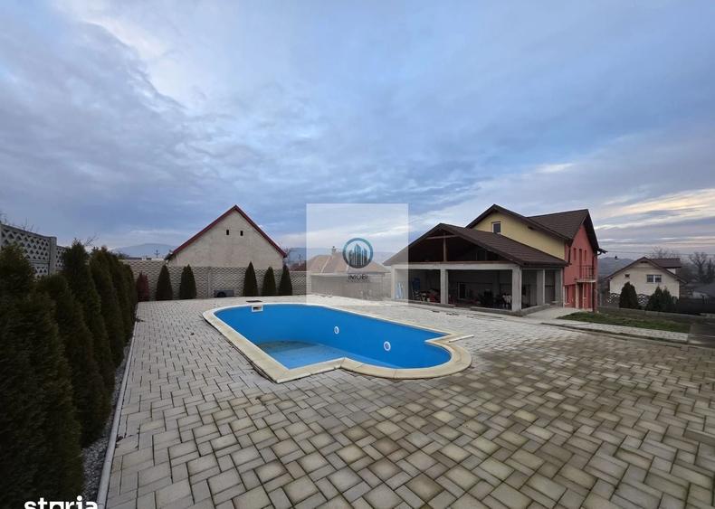Casă individuală cu 4 camere cu Canalizare în Central