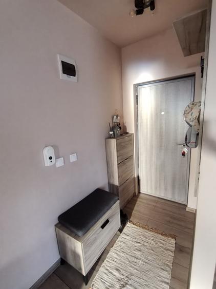 Apartament cu 4 camere decomandat în Florești