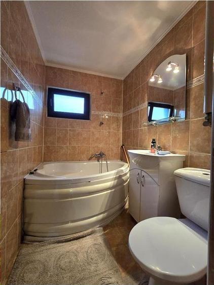Apartament cu 2 camere semidecomandat în Rogerius